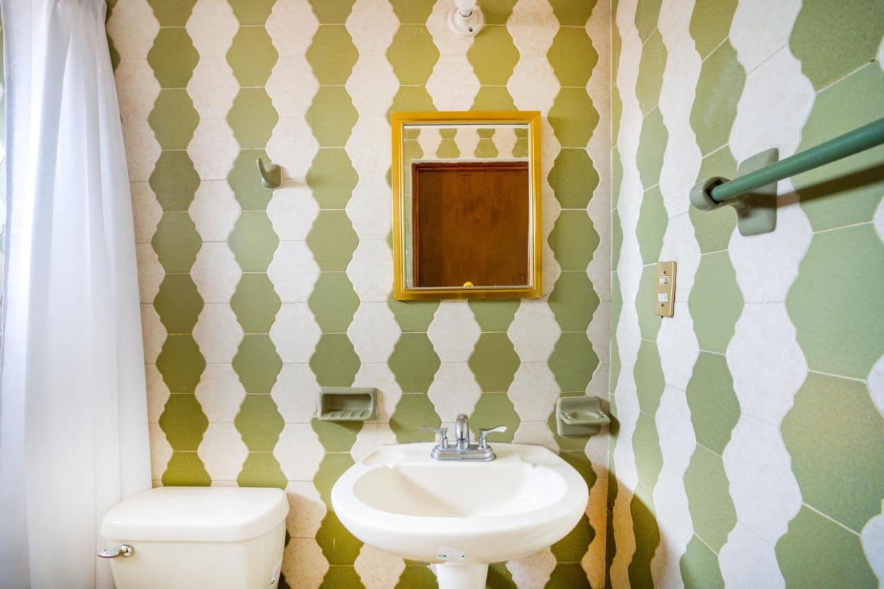 Hotel Adelita Сіуатанехо Екстер'єр фото