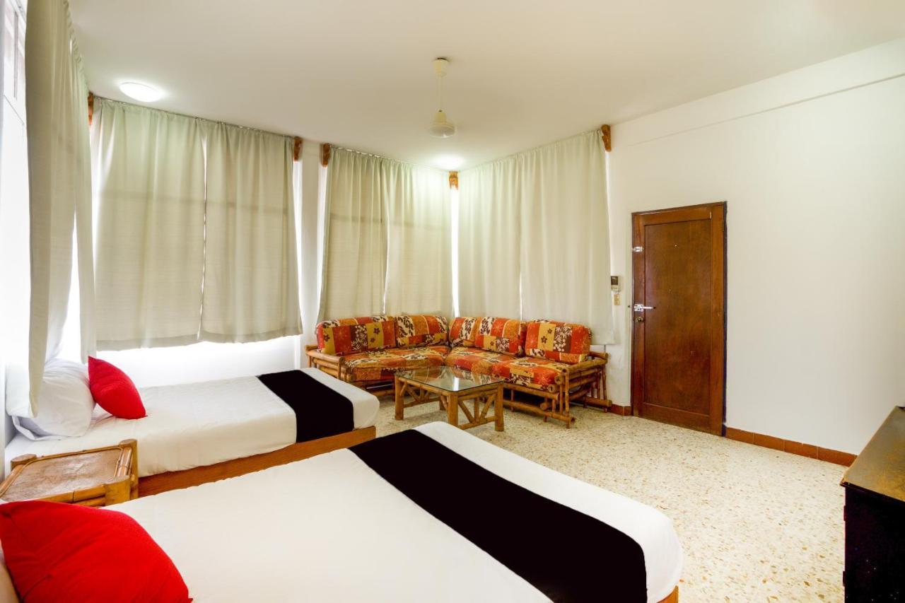 Hotel Adelita Сіуатанехо Екстер'єр фото